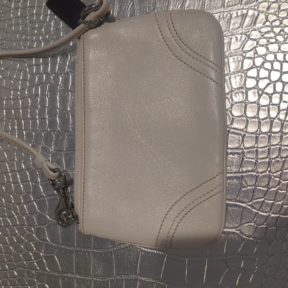 Coach Vintage leather Wristlet - Picture 5 of 8